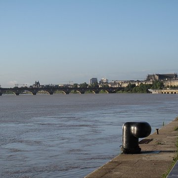 Pont de pierre à Bordeaux