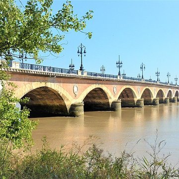 Pont de pierre à Bordeaux