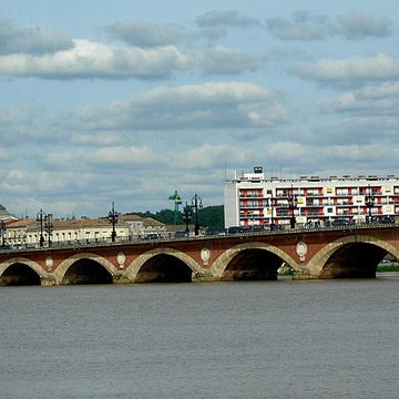 Pont de pierre à Bordeaux