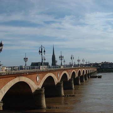Pont de pierre à Bordeaux
