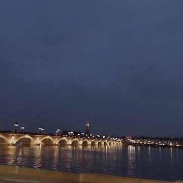 Pont de pierre à Bordeaux