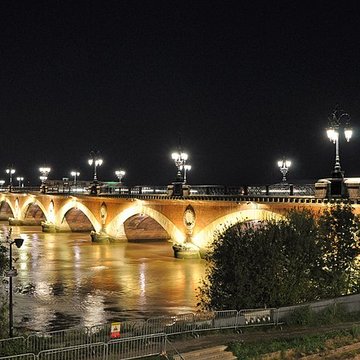 Pont de pierre à Bordeaux