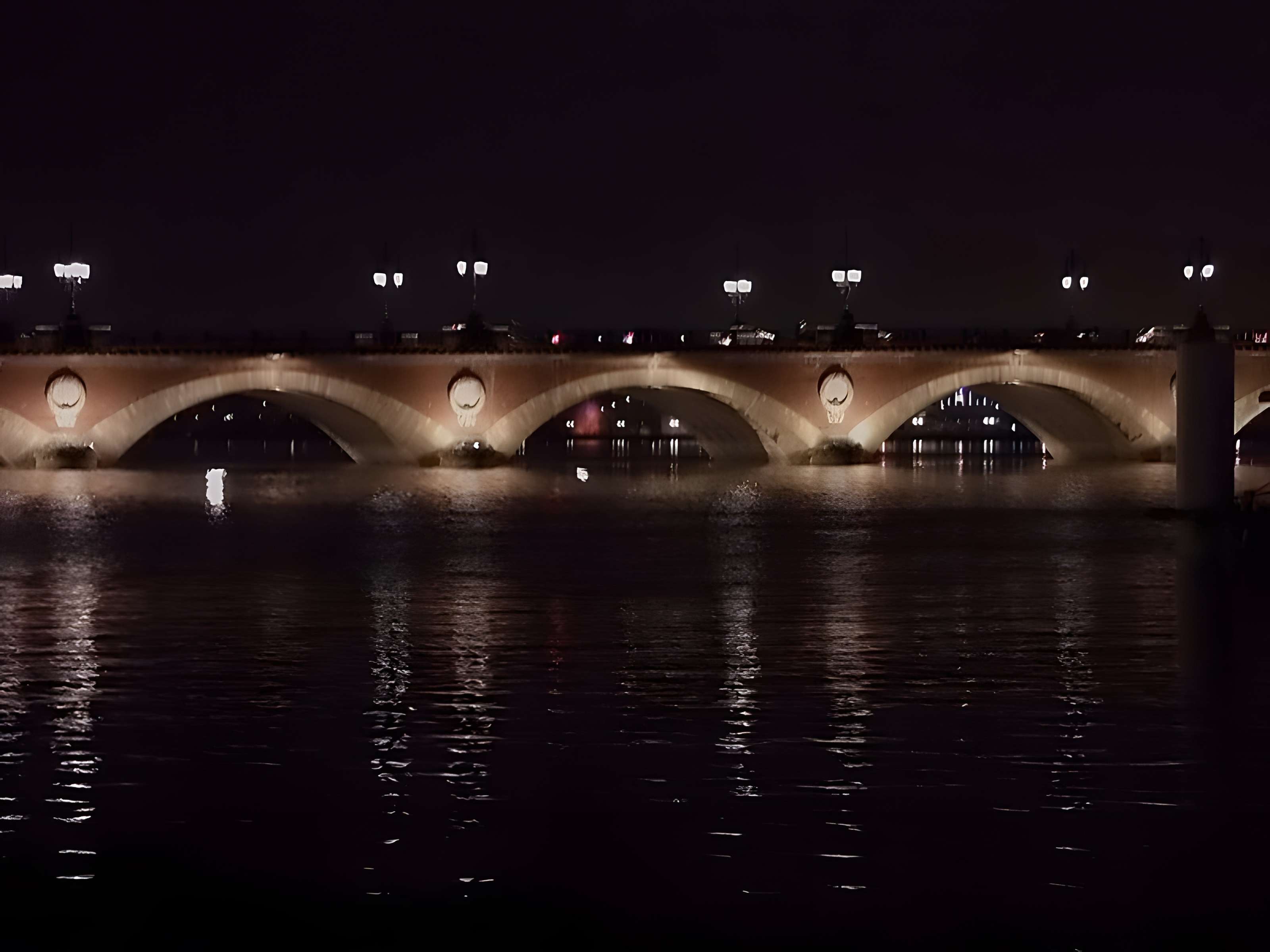 Pont de pierre à Bordeaux