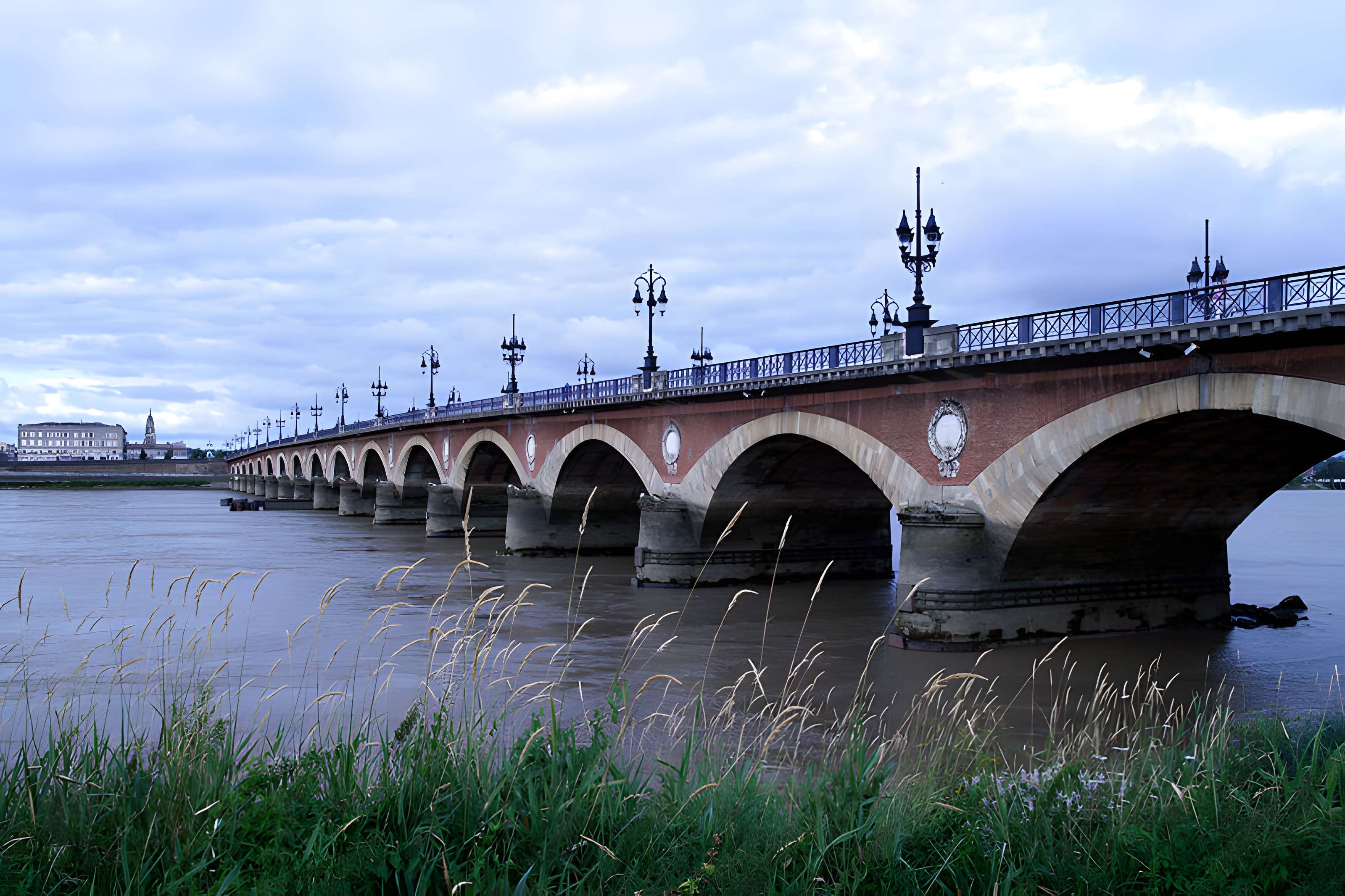 Pont de pierre à Bordeaux