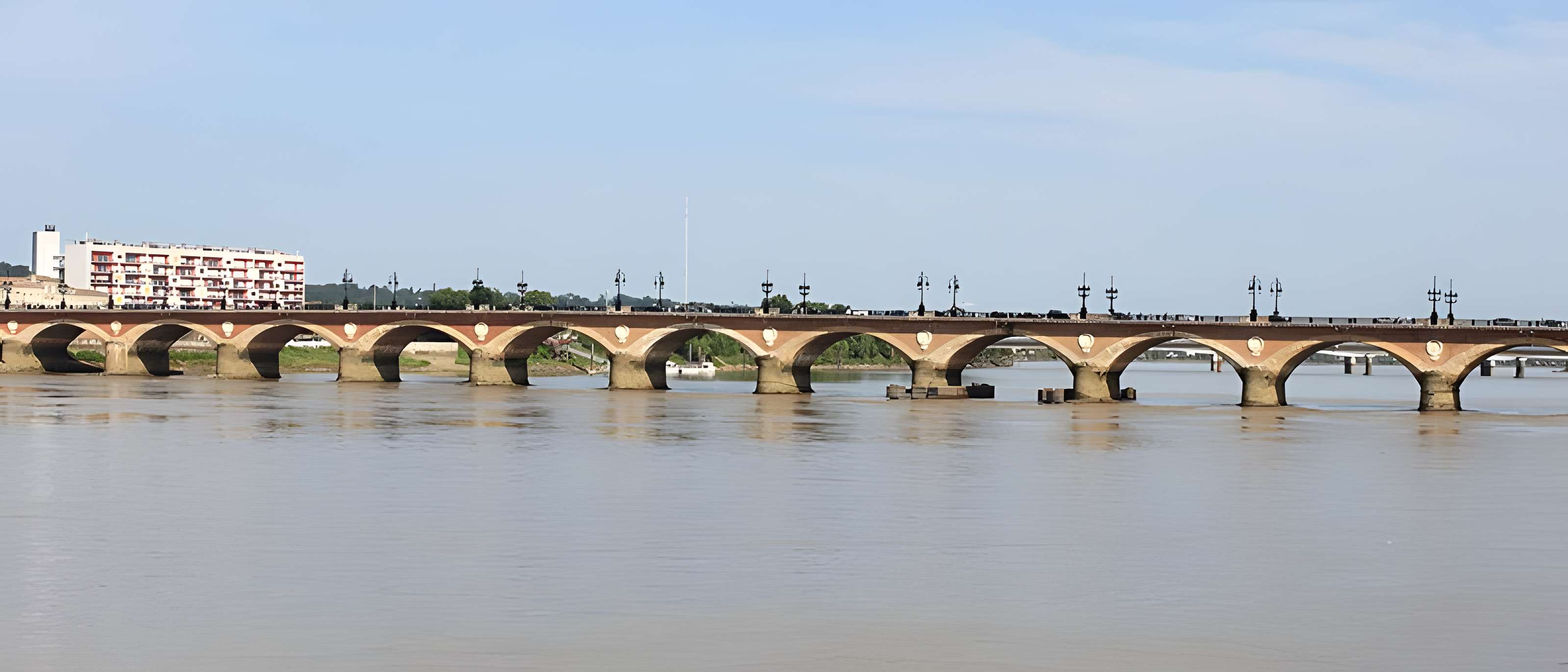 Pont de pierre à Bordeaux