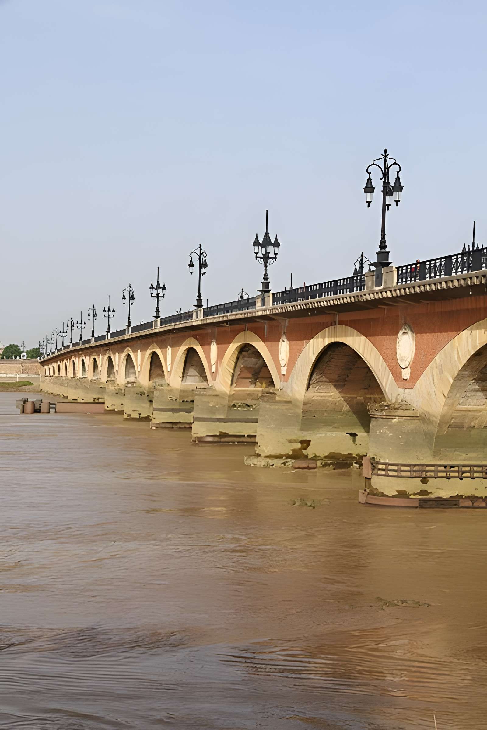 Pont de pierre à Bordeaux