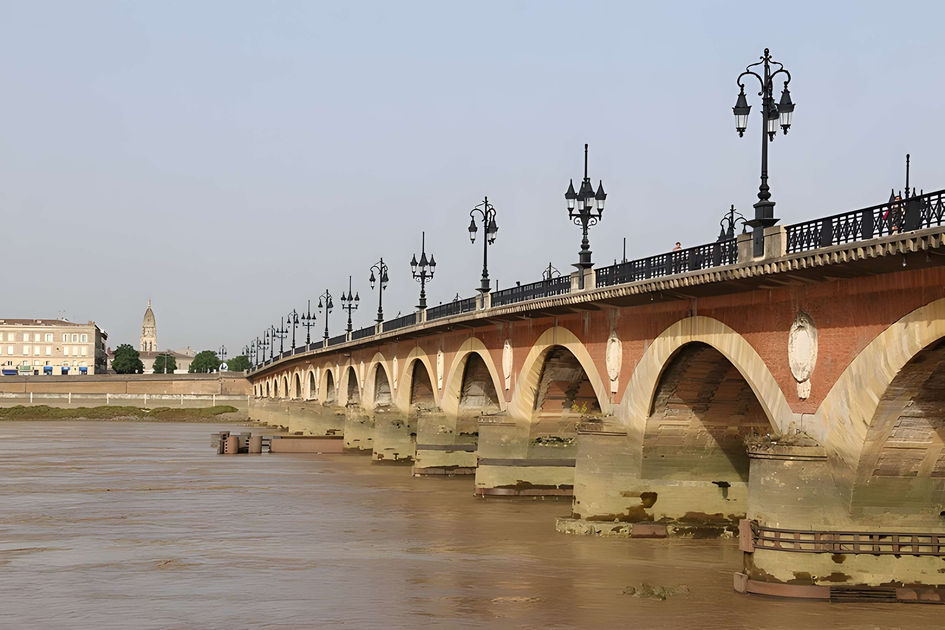Pont de pierre à Bordeaux