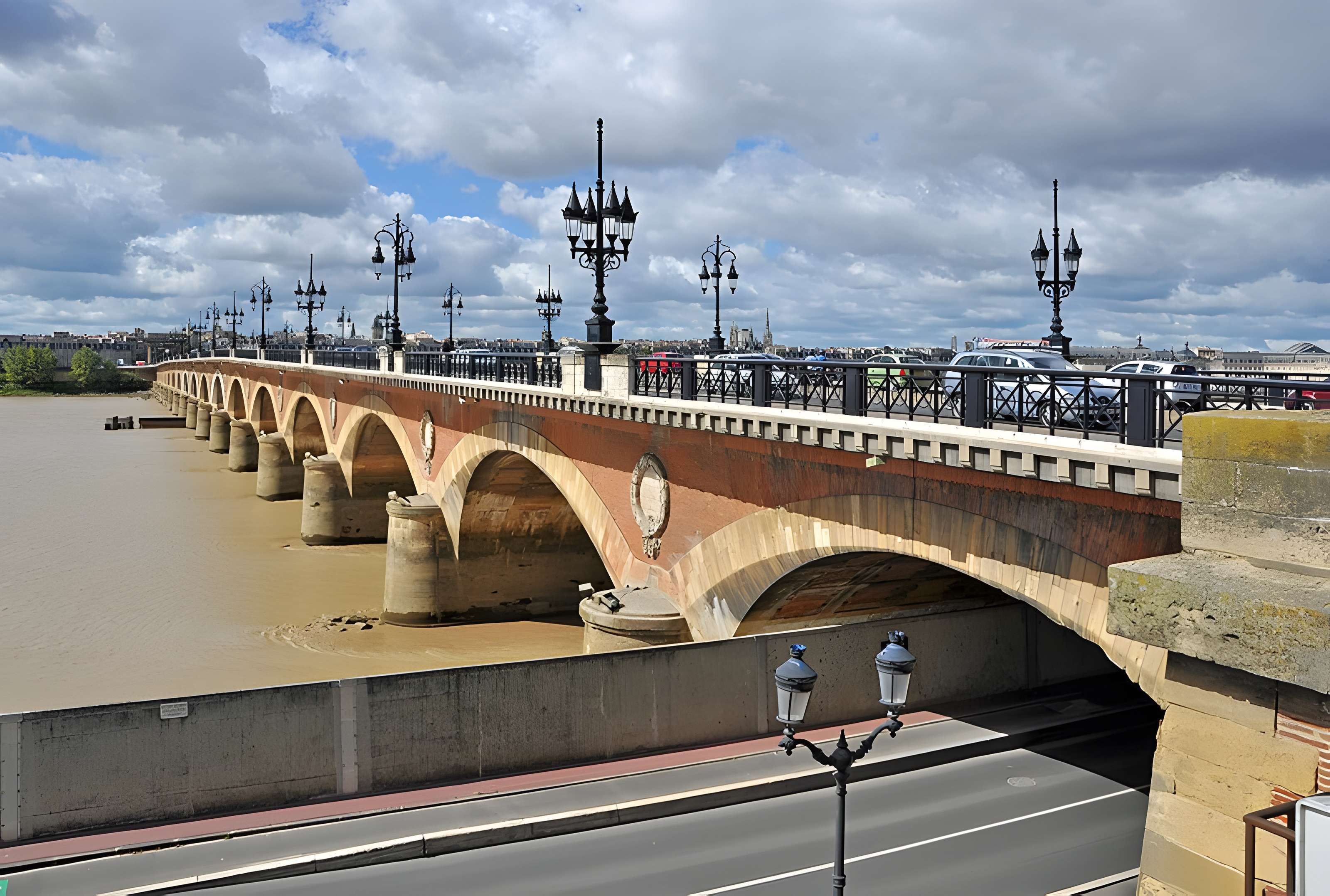 Pont de pierre à Bordeaux