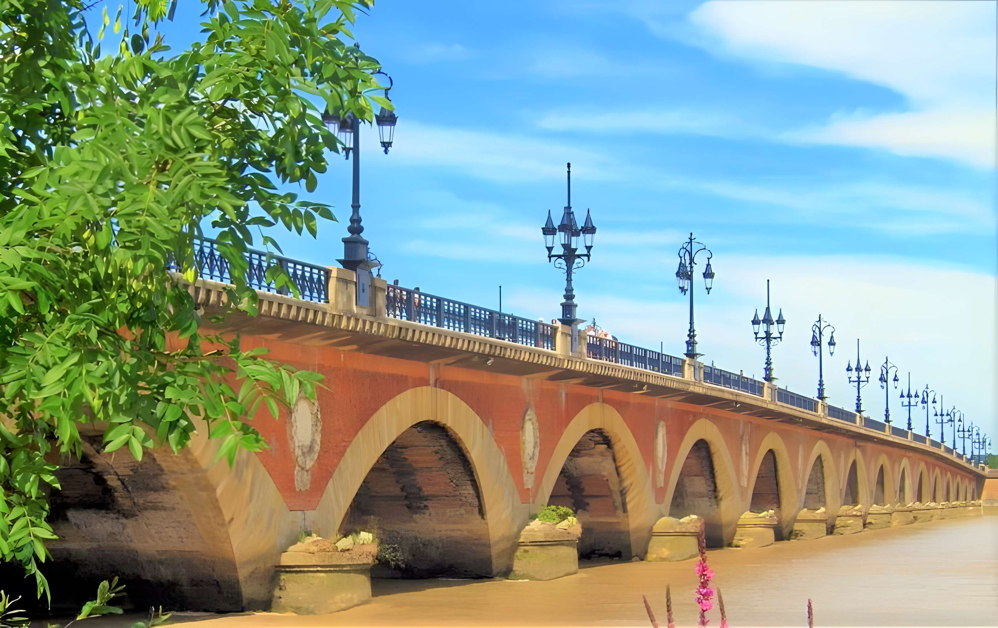 Pont de pierre à Bordeaux
