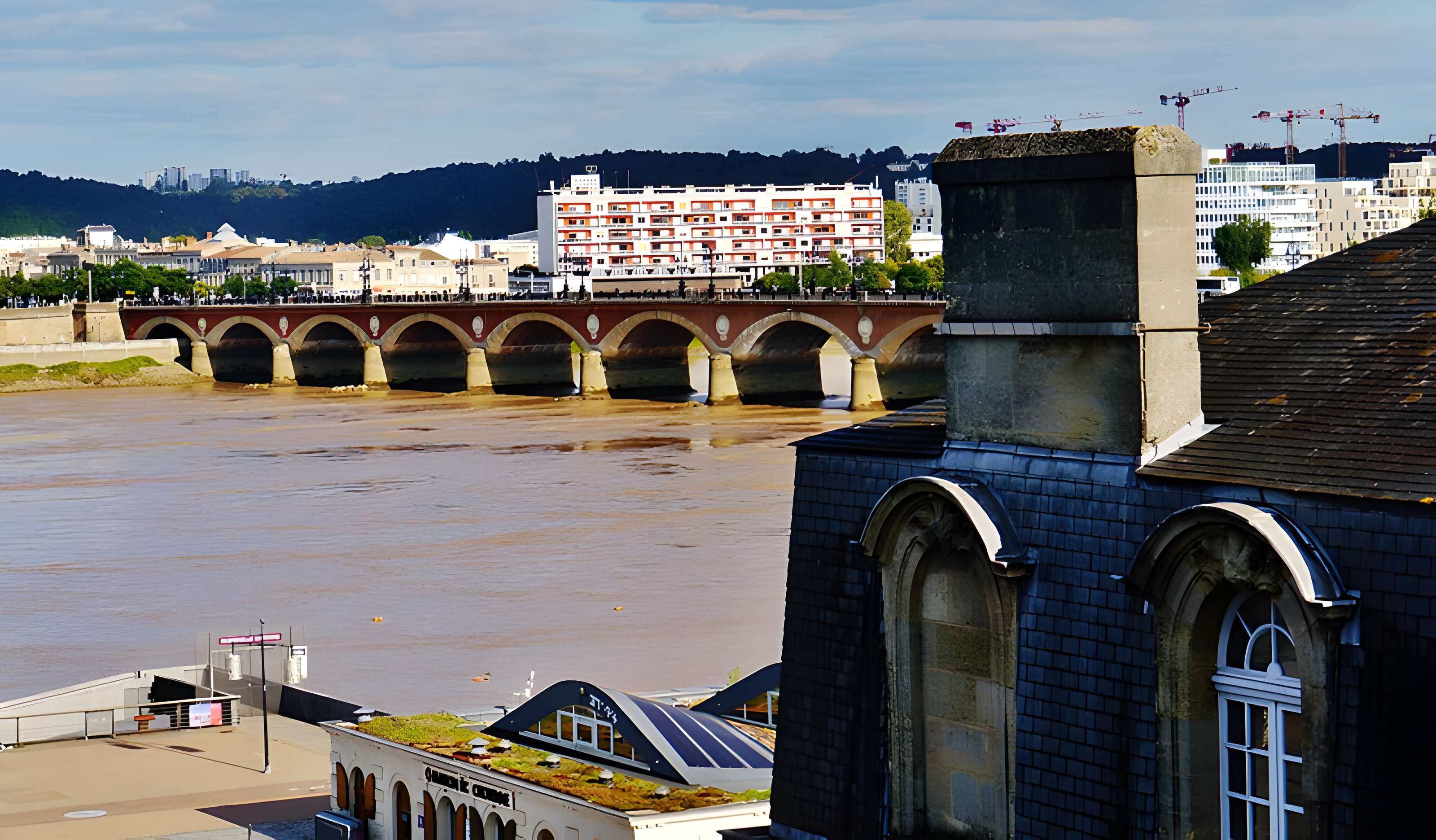 Pont de pierre à Bordeaux