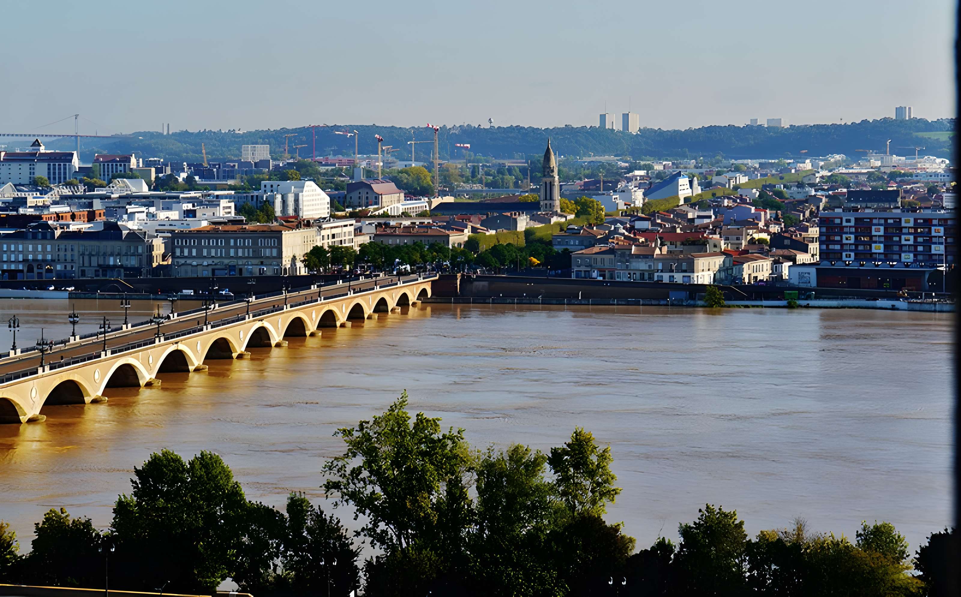 Pont de pierre à Bordeaux
