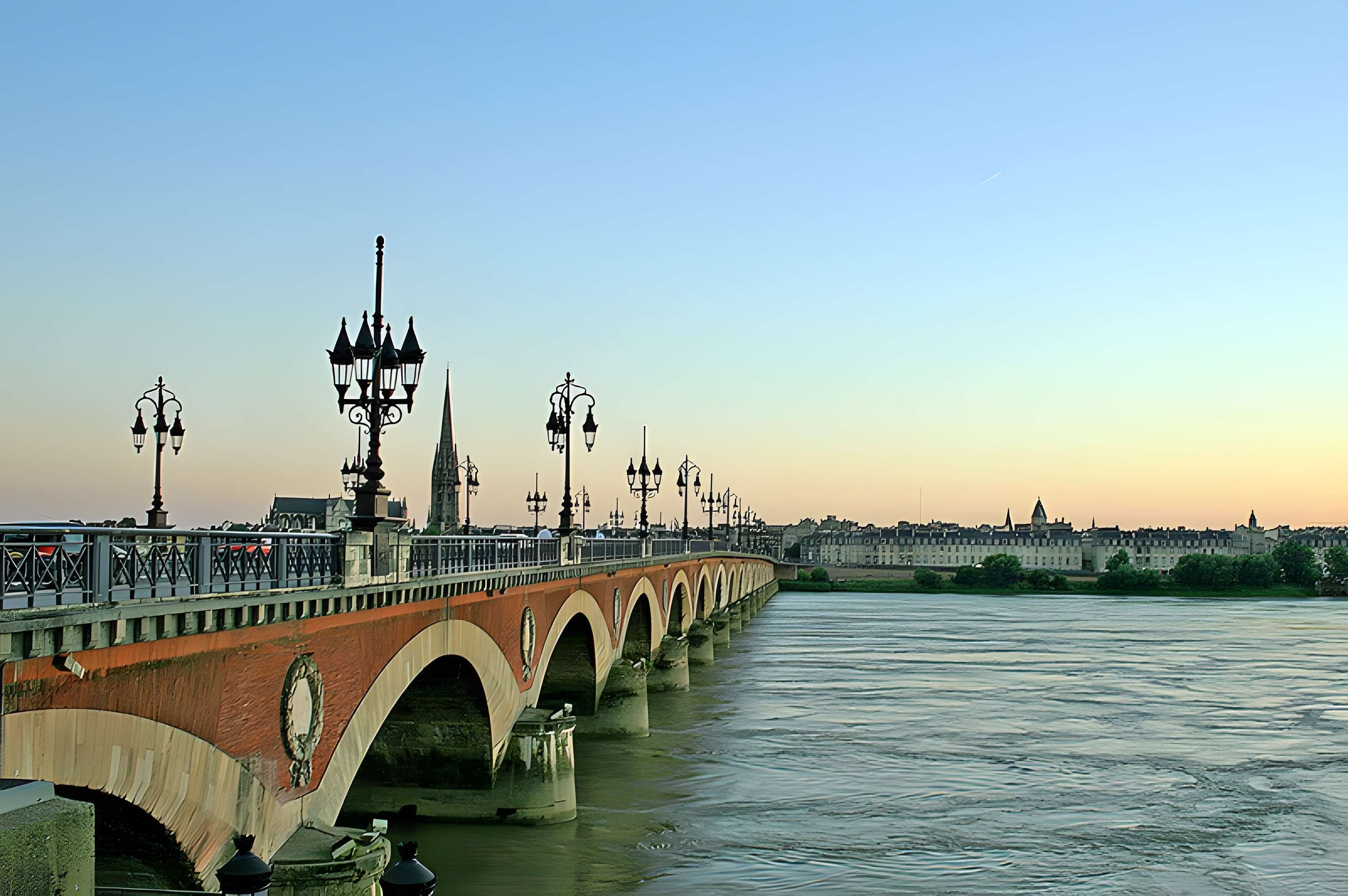 Pont de pierre à Bordeaux