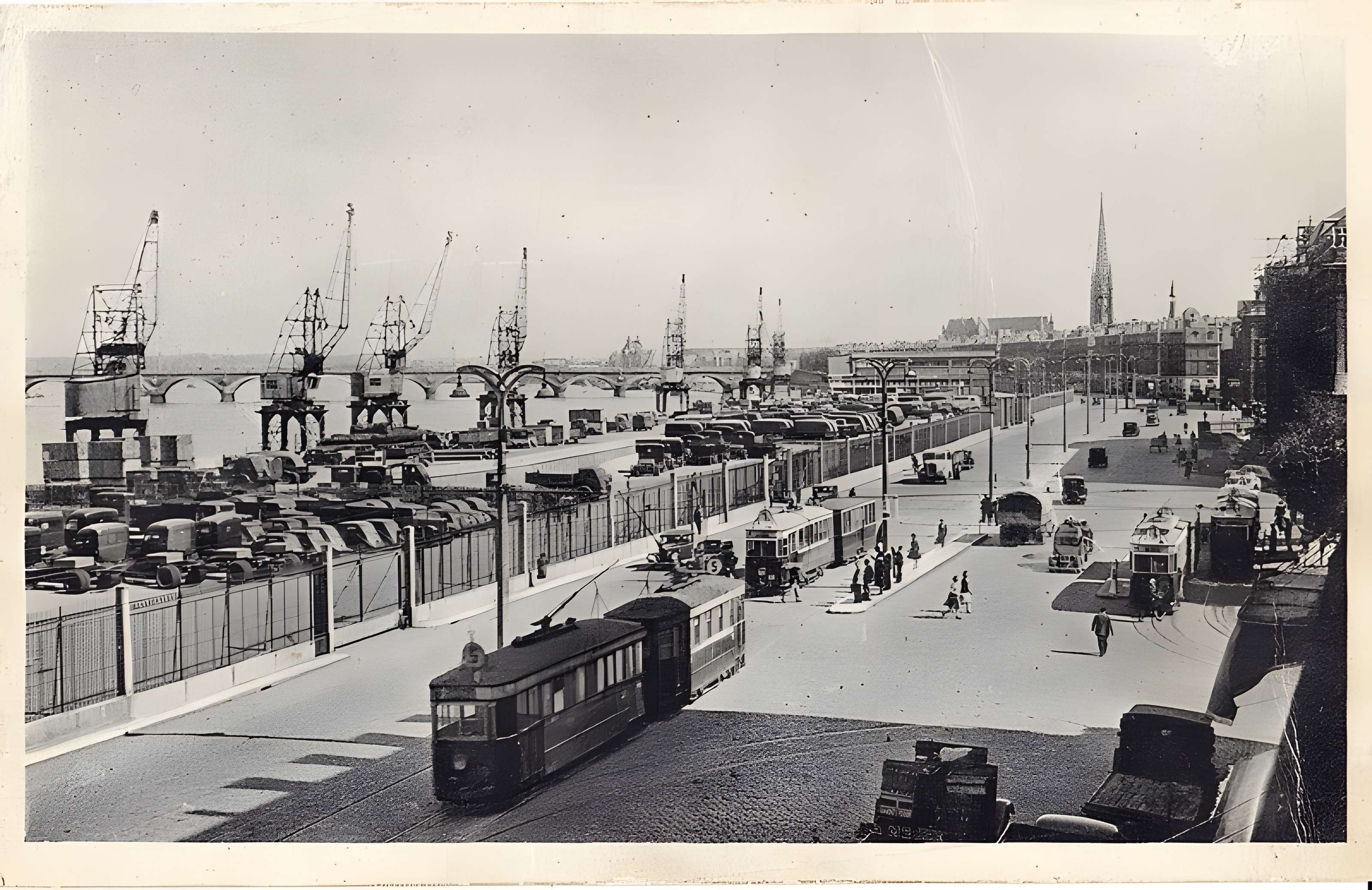 Pont de pierre à Bordeaux