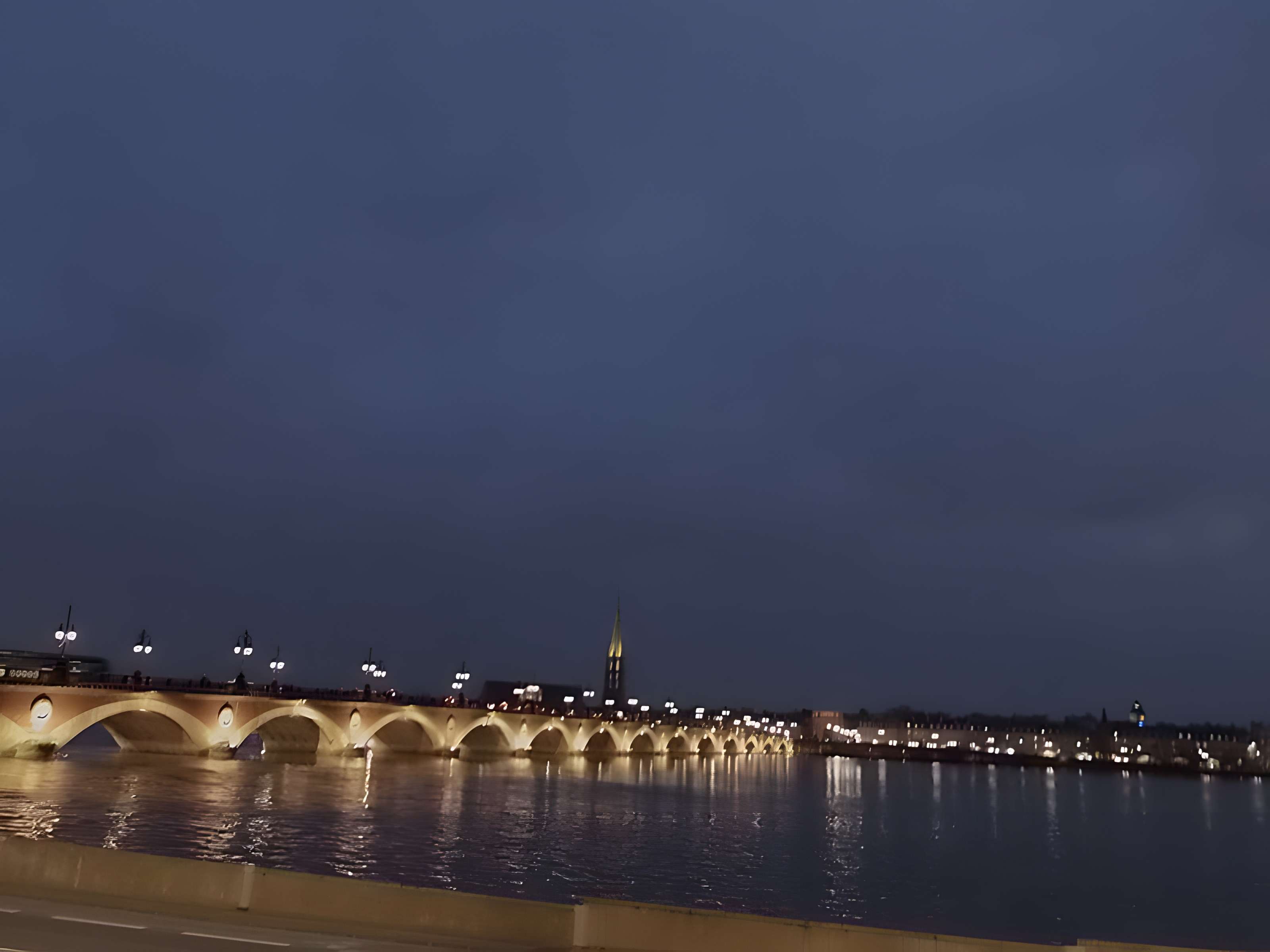 Pont de pierre à Bordeaux