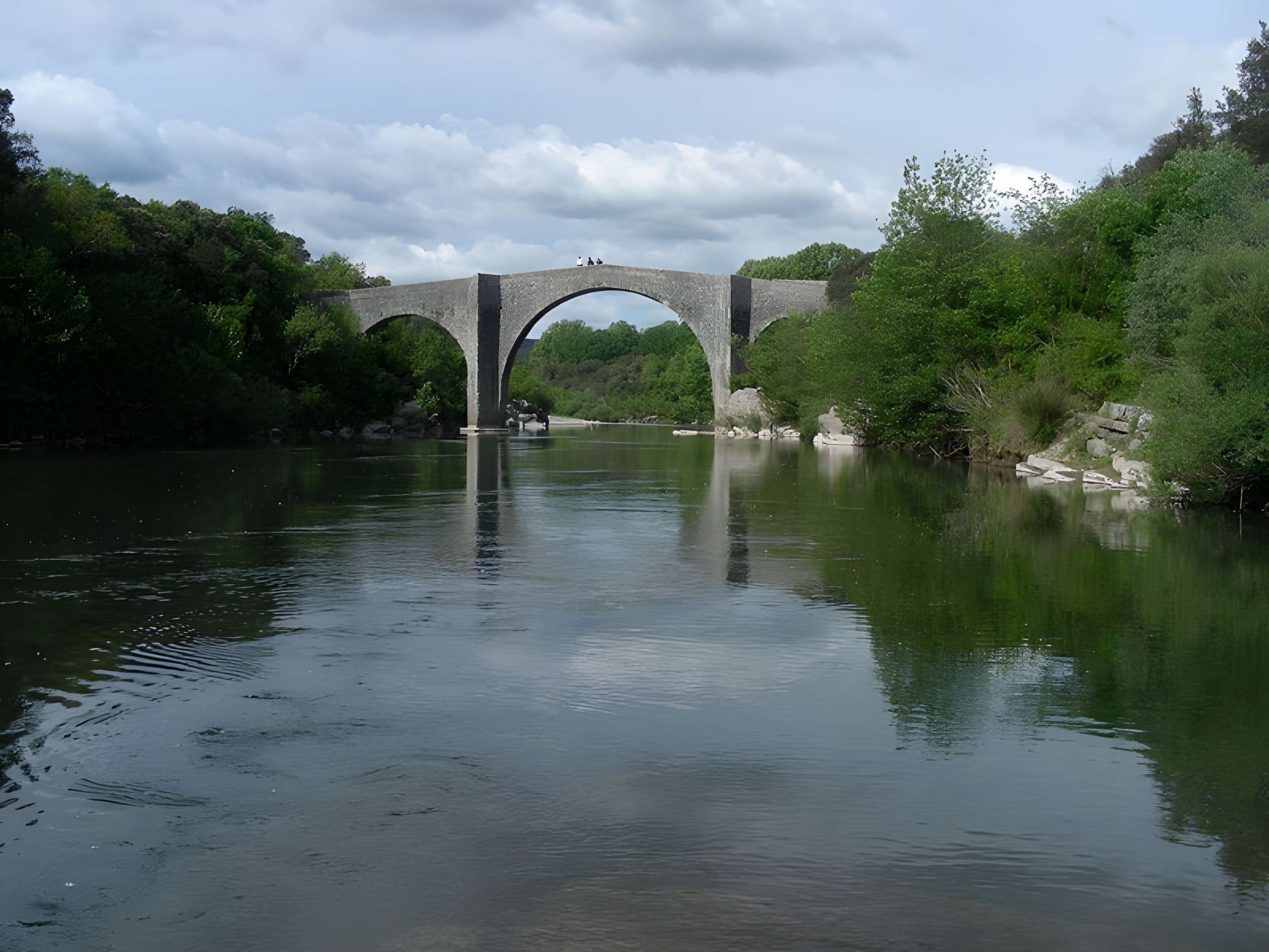 Pont de Saint-Étienne d'Issensac à Brissac
