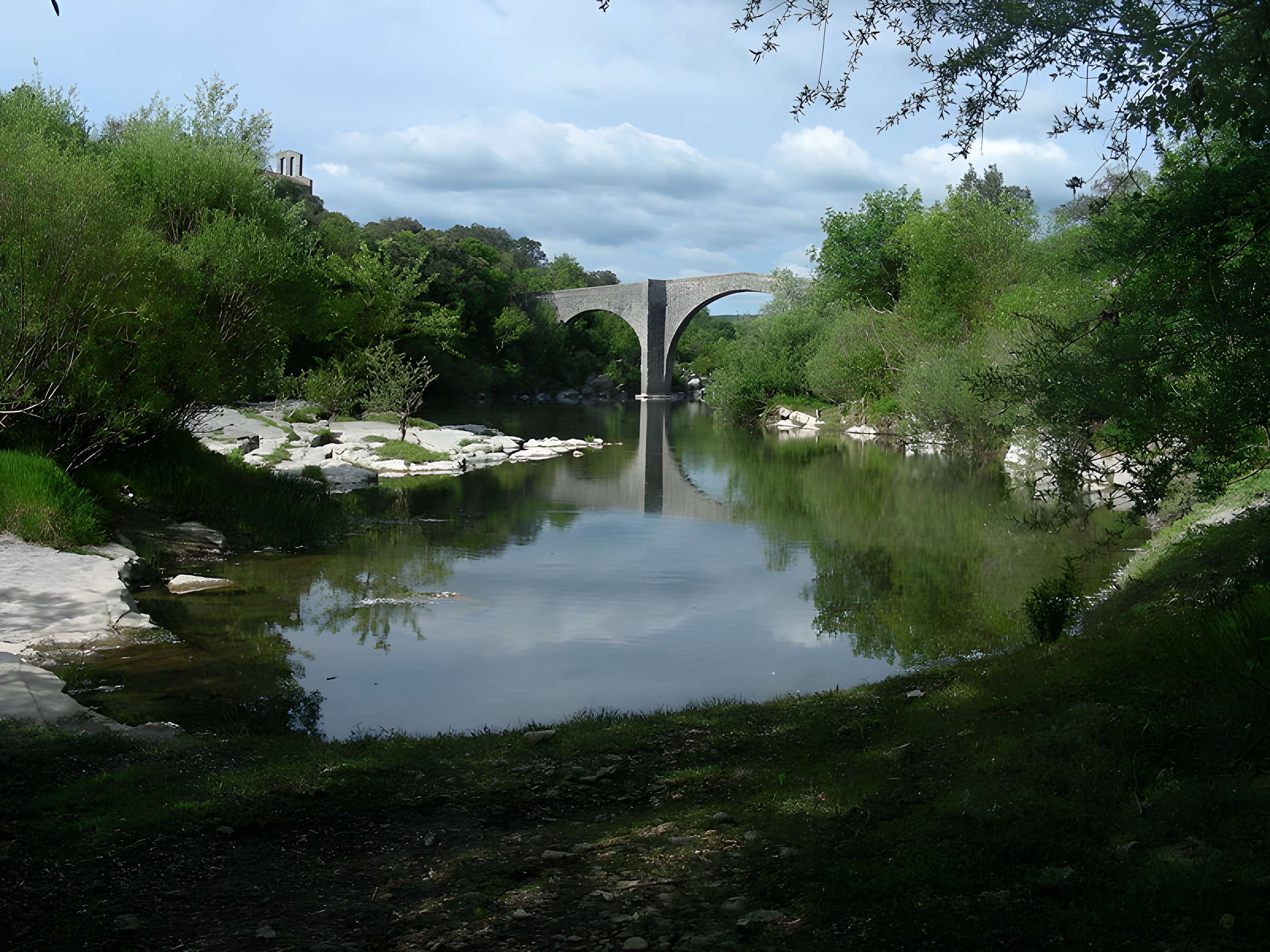 Pont de Saint-Étienne d'Issensac à Brissac