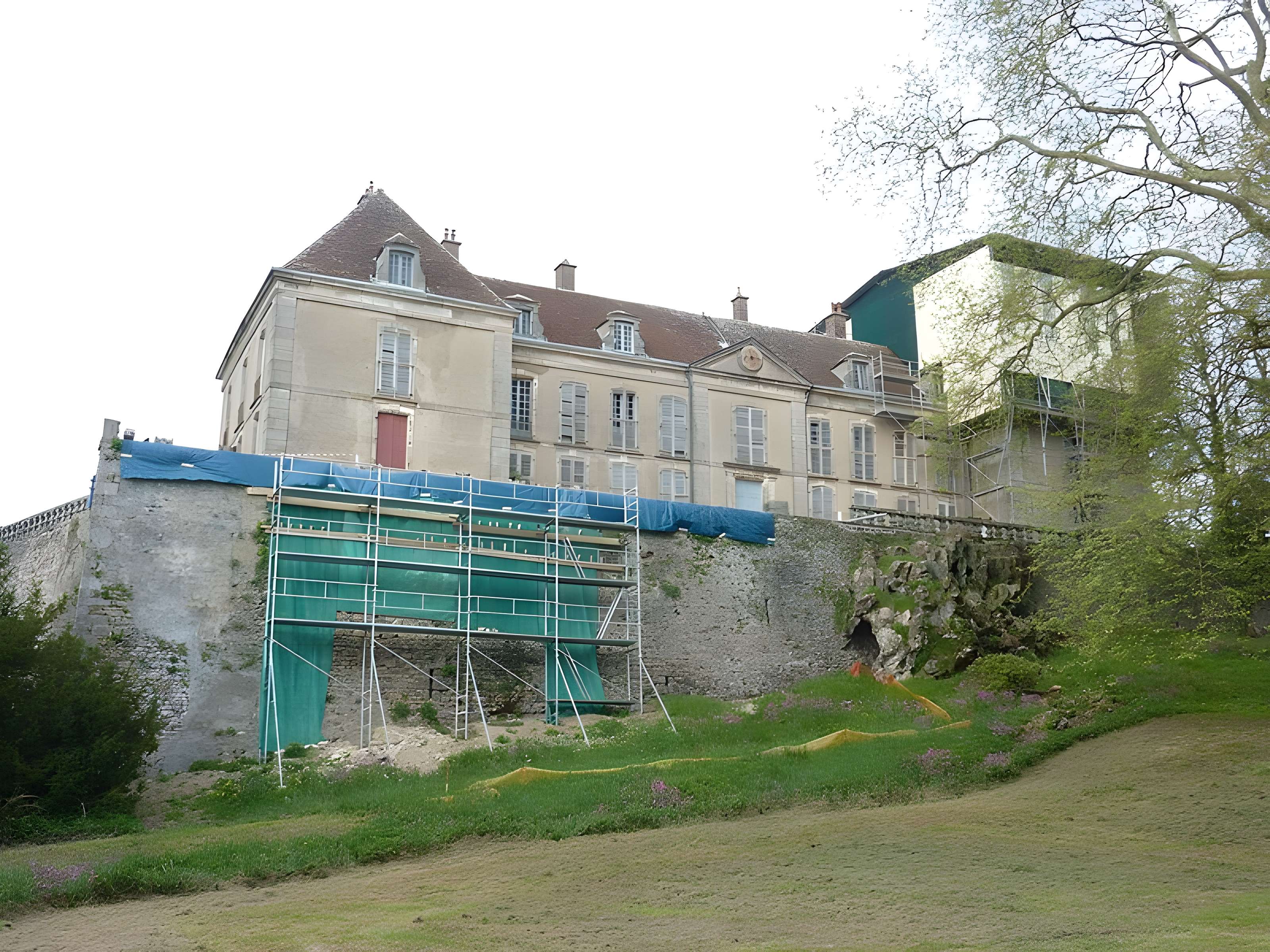 Château de La Roche à Larochemillay 