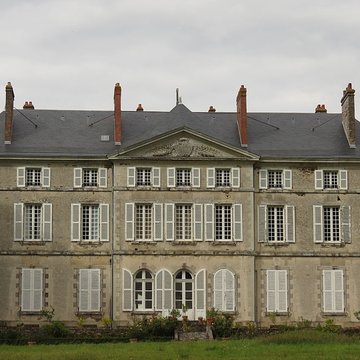 Château de la Roche à Noyant-la-Gravoyère