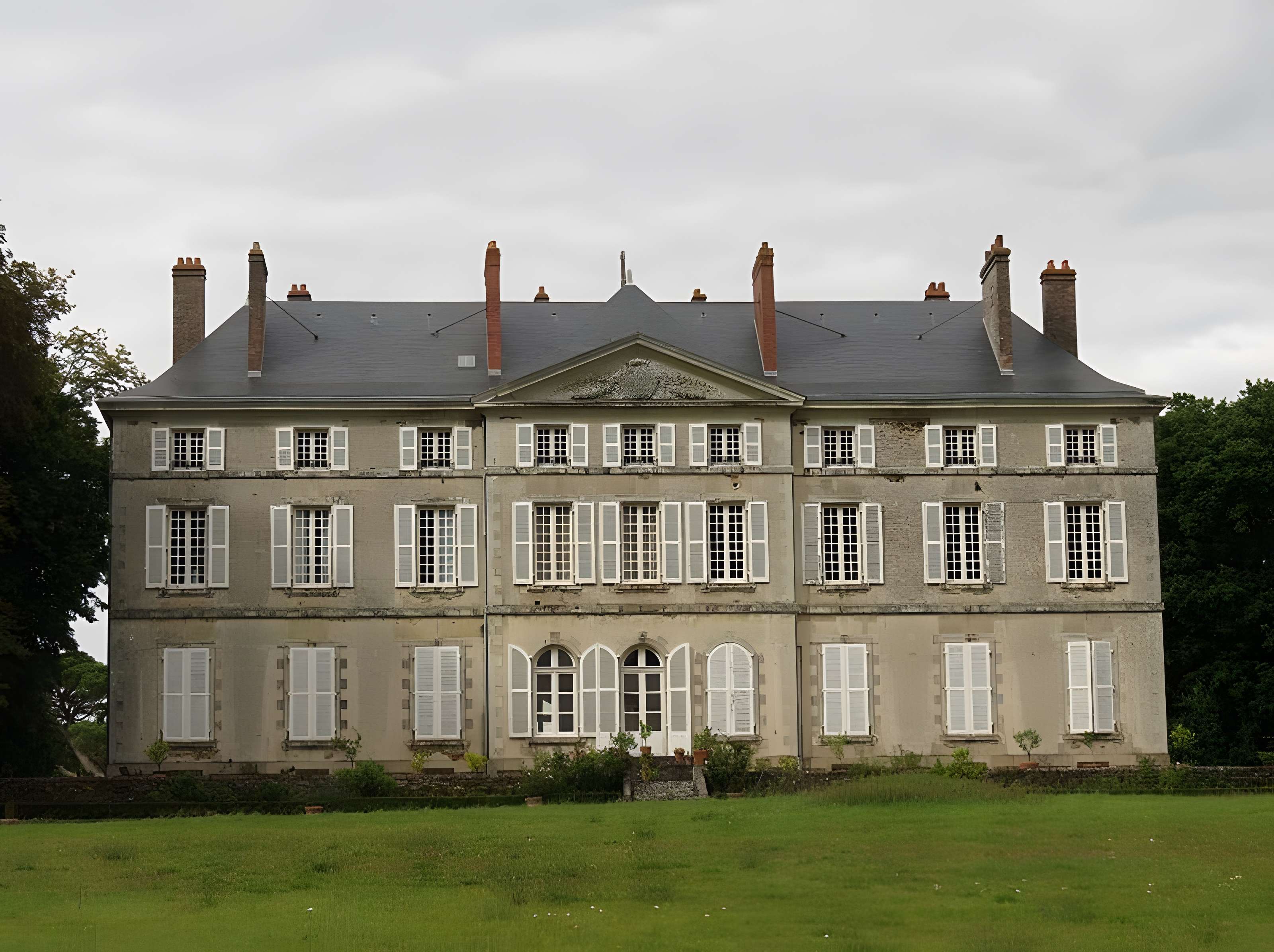 Château de la Roche à Noyant-la-Gravoyère 