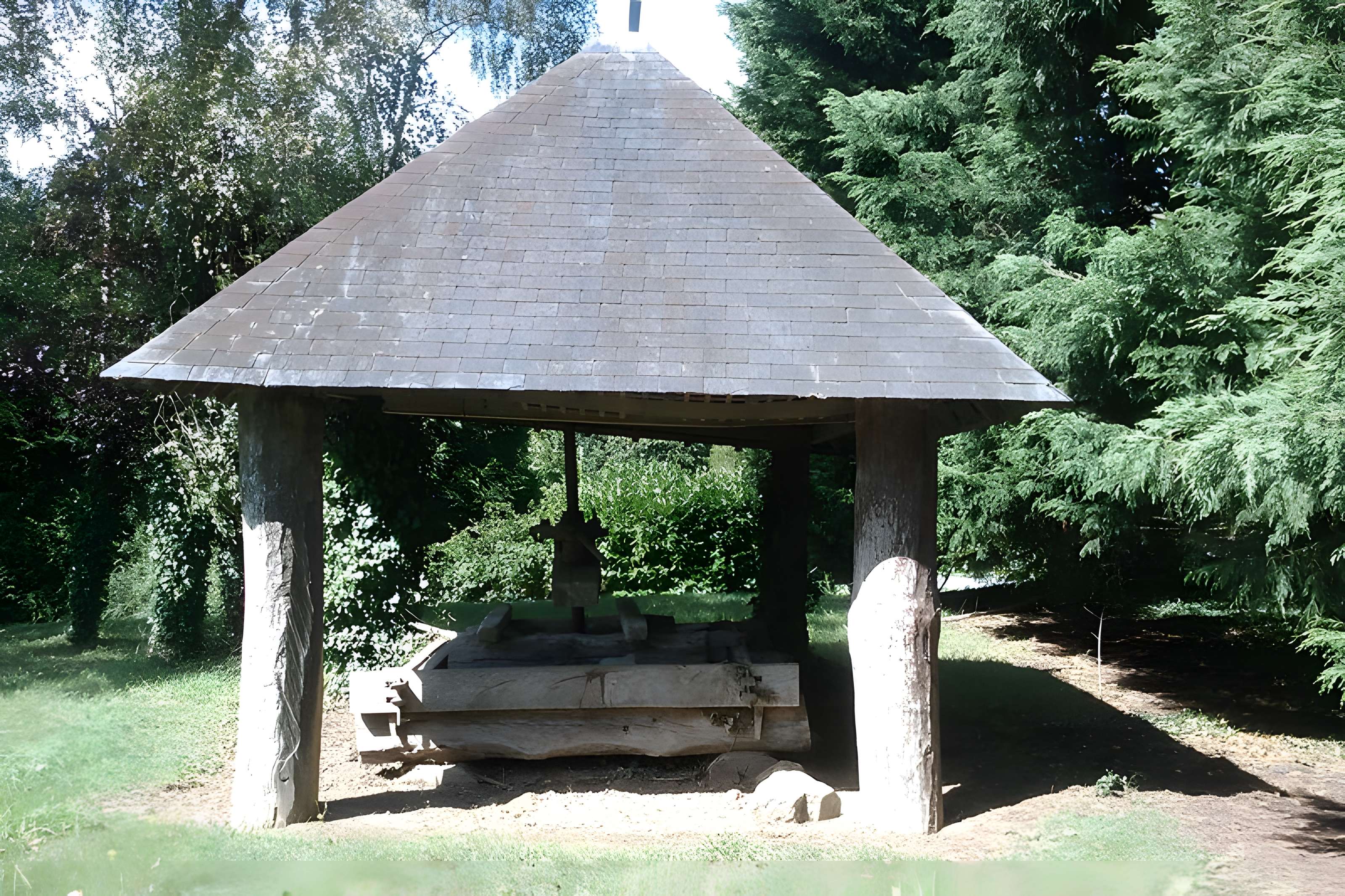 Château de la Roque à Hébécrevon