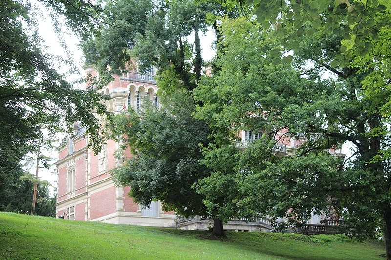 Photo de Château de la Tour à Neuville-sur-Ain