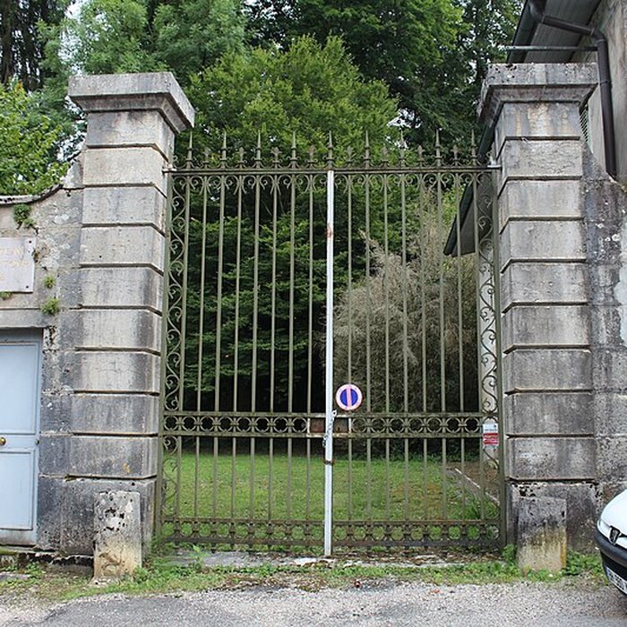 Photo de Château de la Tour à Neuville-sur-Ain