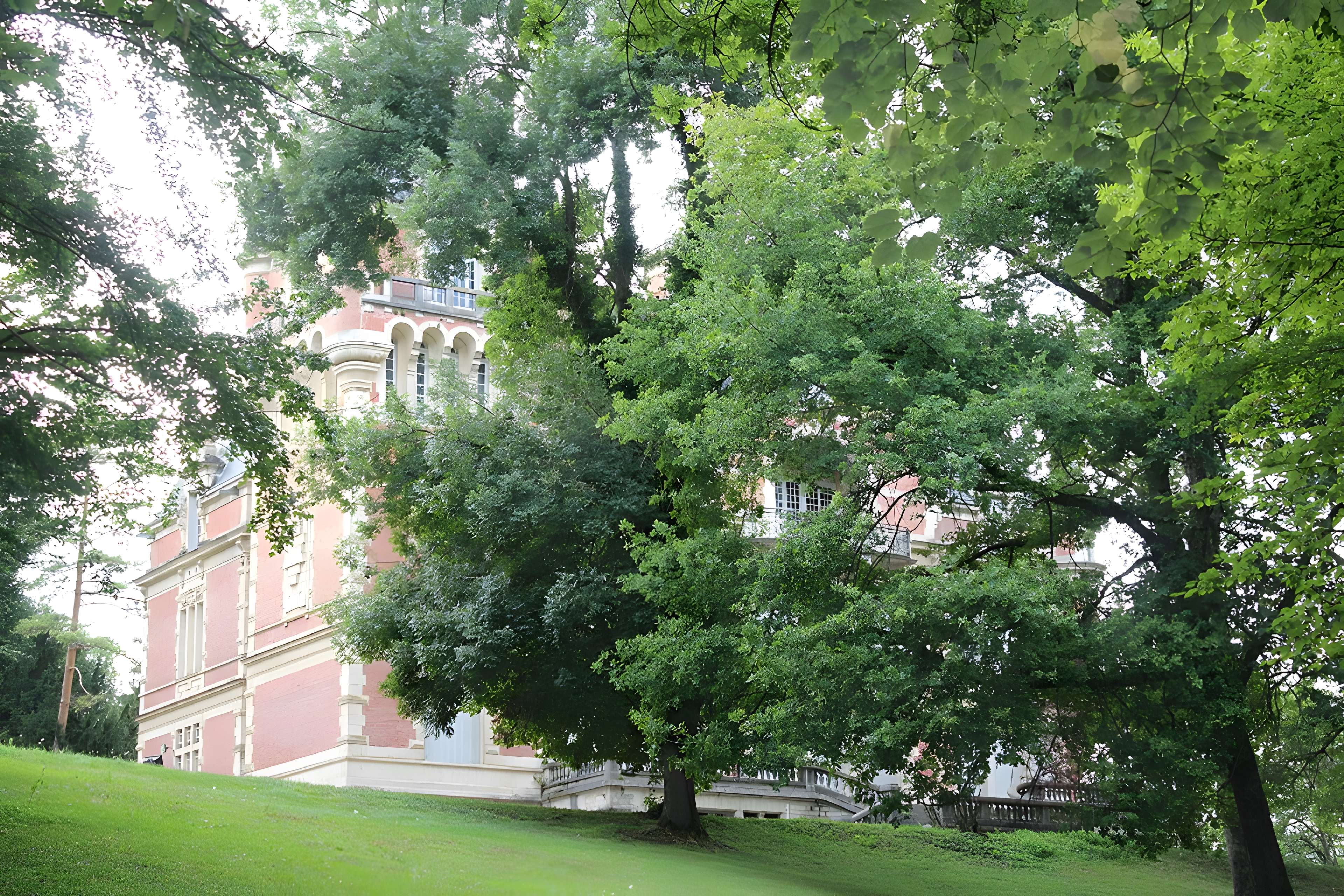 Château de la Tour à Neuville-sur-Ain