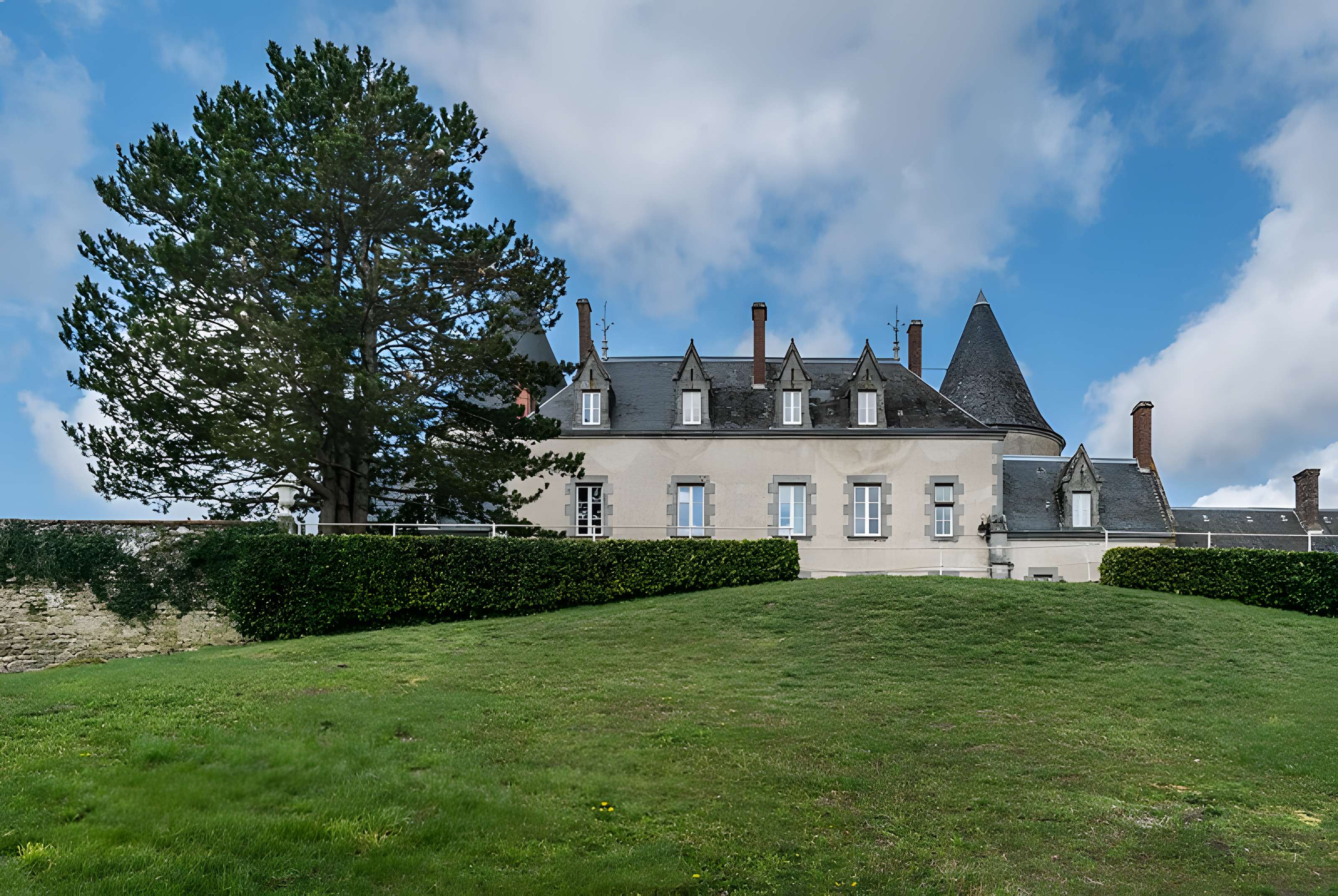 Château de la Tour aux Paulmes