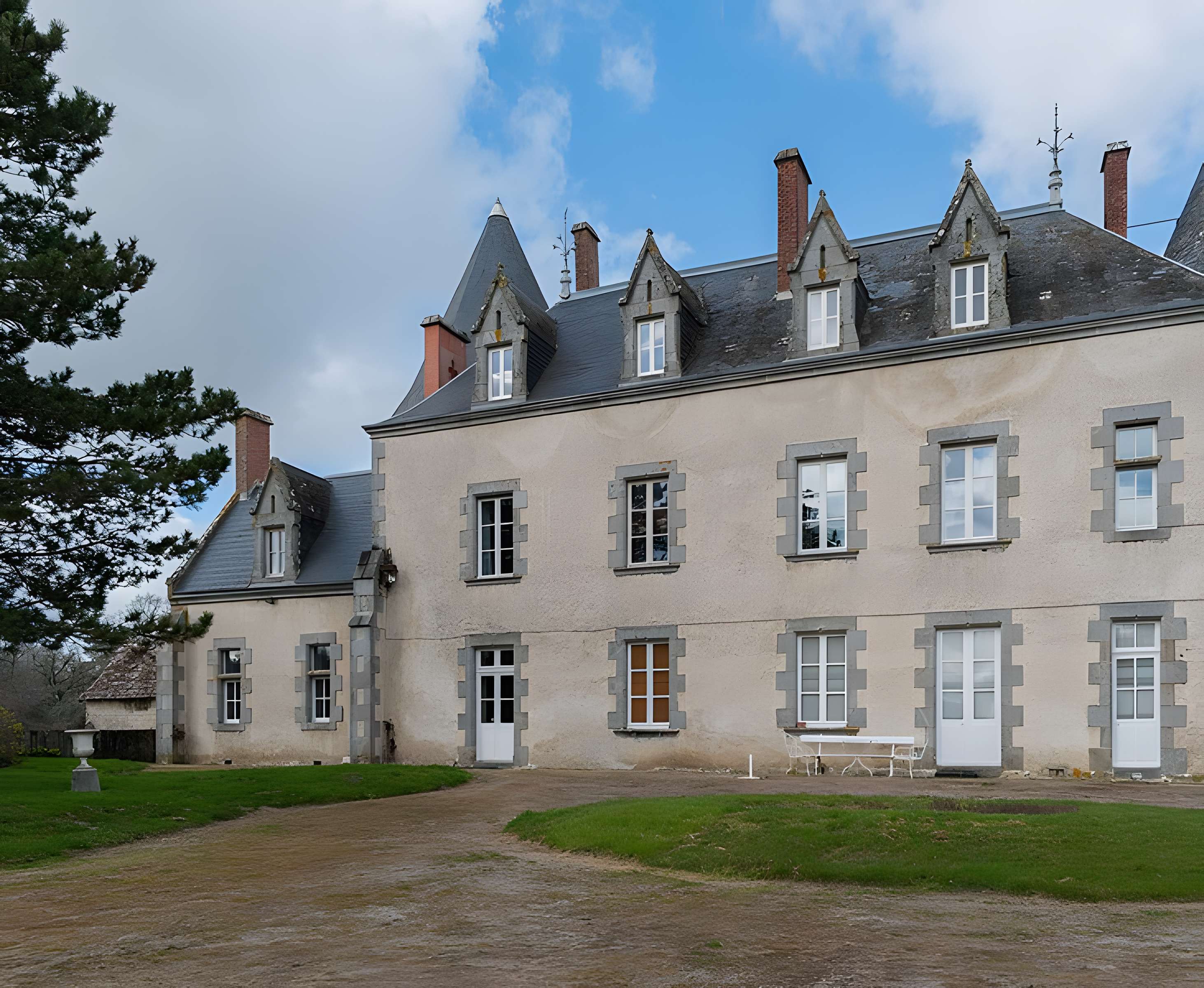 Château de la Tour aux Paulmes