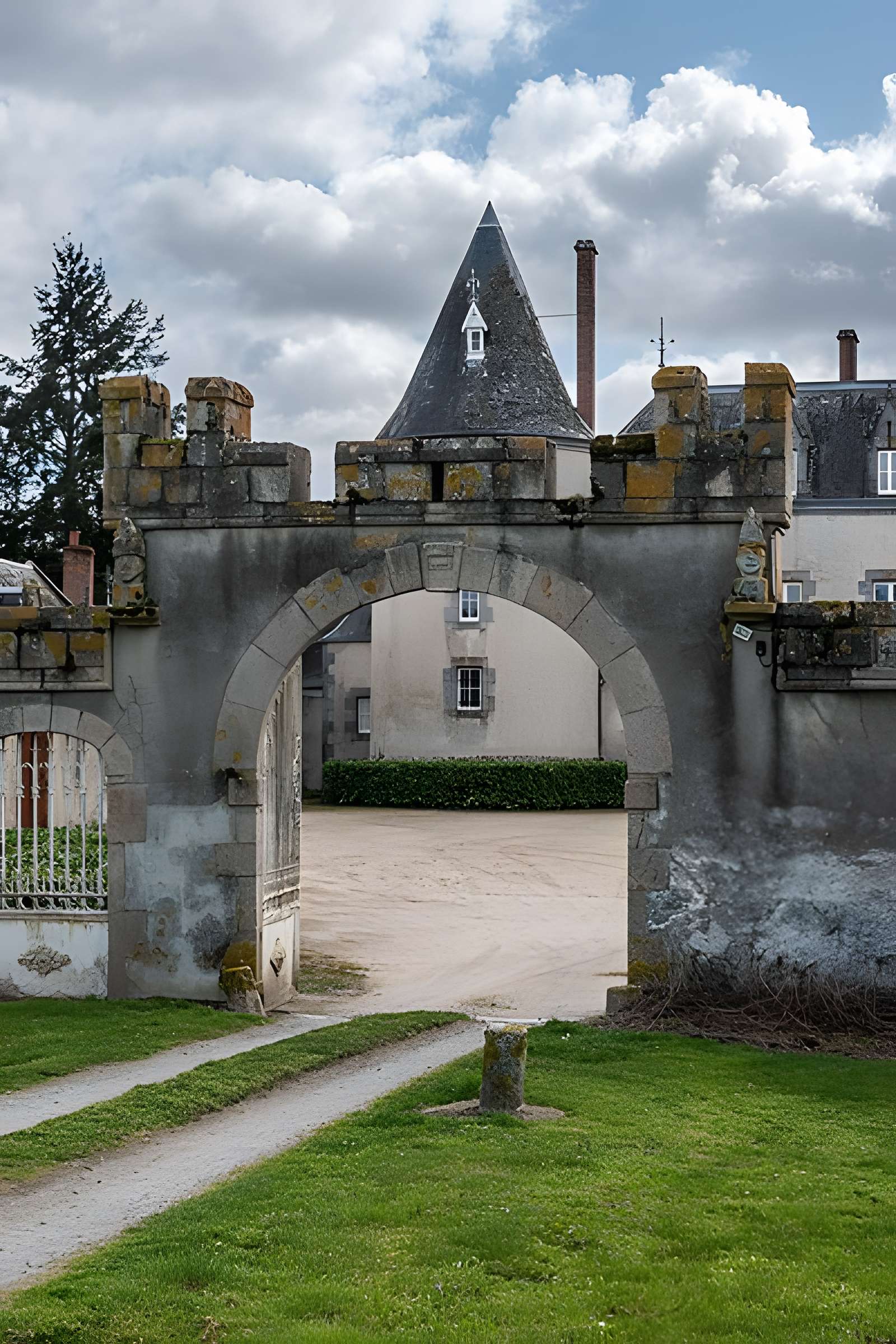 Château de la Tour aux Paulmes