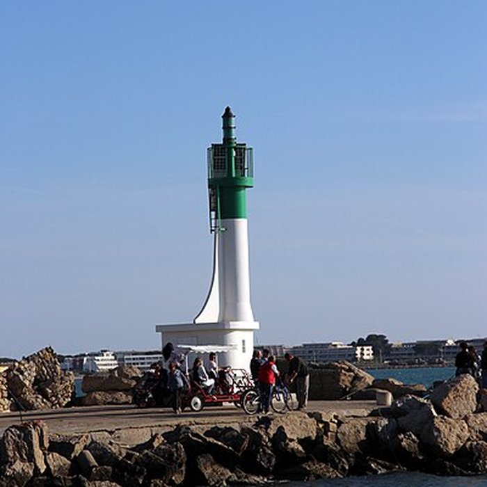 Photo de Ancien phare du Grau dAigues-Mortes ou du Grau-du-Roi
