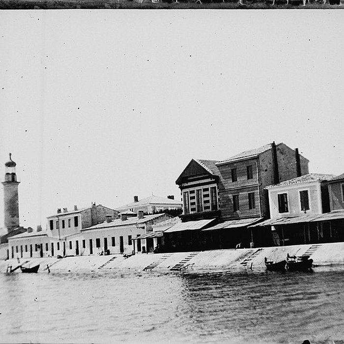 Photo de Ancien phare du Grau dAigues-Mortes ou du Grau-du-Roi