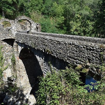 Pont du Diable sur lAriège, près de Mercus-Carrabet