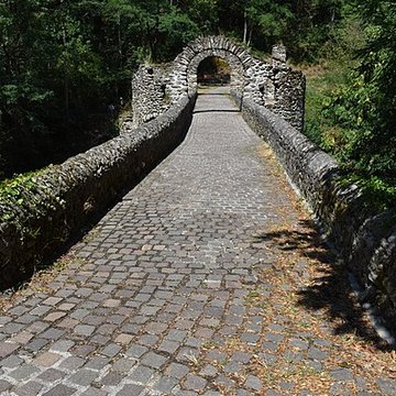 Pont du Diable sur lAriège, près de Mercus-Carrabet