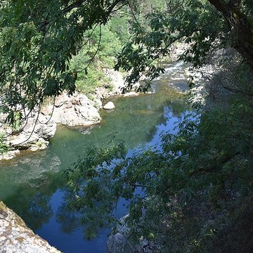 Pont du Diable sur lAriège, près de Mercus-Carrabet