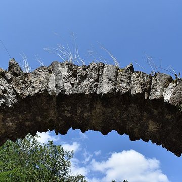 Pont du Diable sur lAriège, près de Mercus-Carrabet