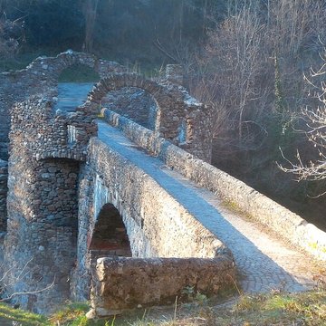 Pont du Diable sur lAriège, près de Mercus-Carrabet