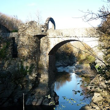 Pont du Diable sur lAriège, près de Mercus-Carrabet
