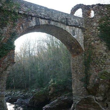 Pont du Diable sur lAriège, près de Mercus-Carrabet
