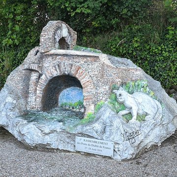 Pont du Diable sur lAriège, près de Mercus-Carrabet