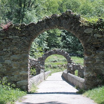 Pont du Diable sur lAriège, près de Mercus-Carrabet