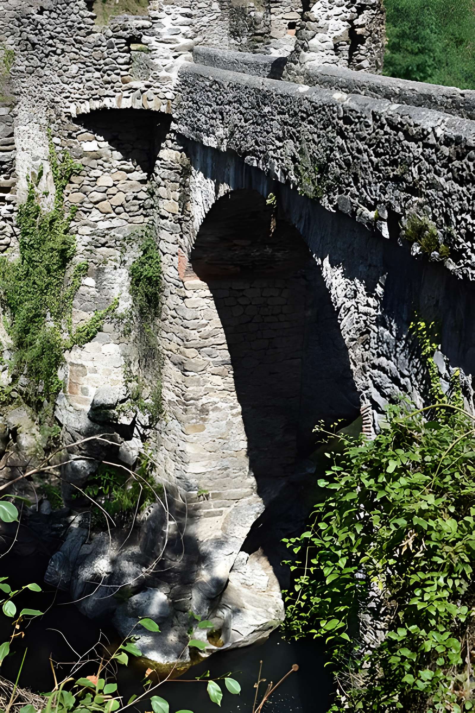 Pont du Diable sur l'Ariège, près de Mercus-Carrabet