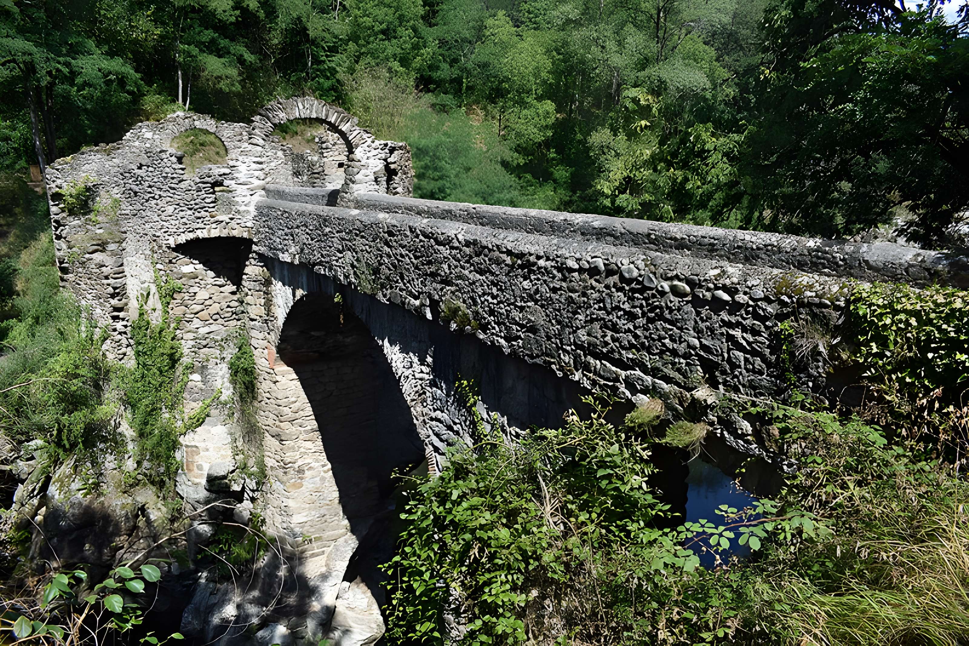 Pont du Diable sur l'Ariège, près de Mercus-Carrabet