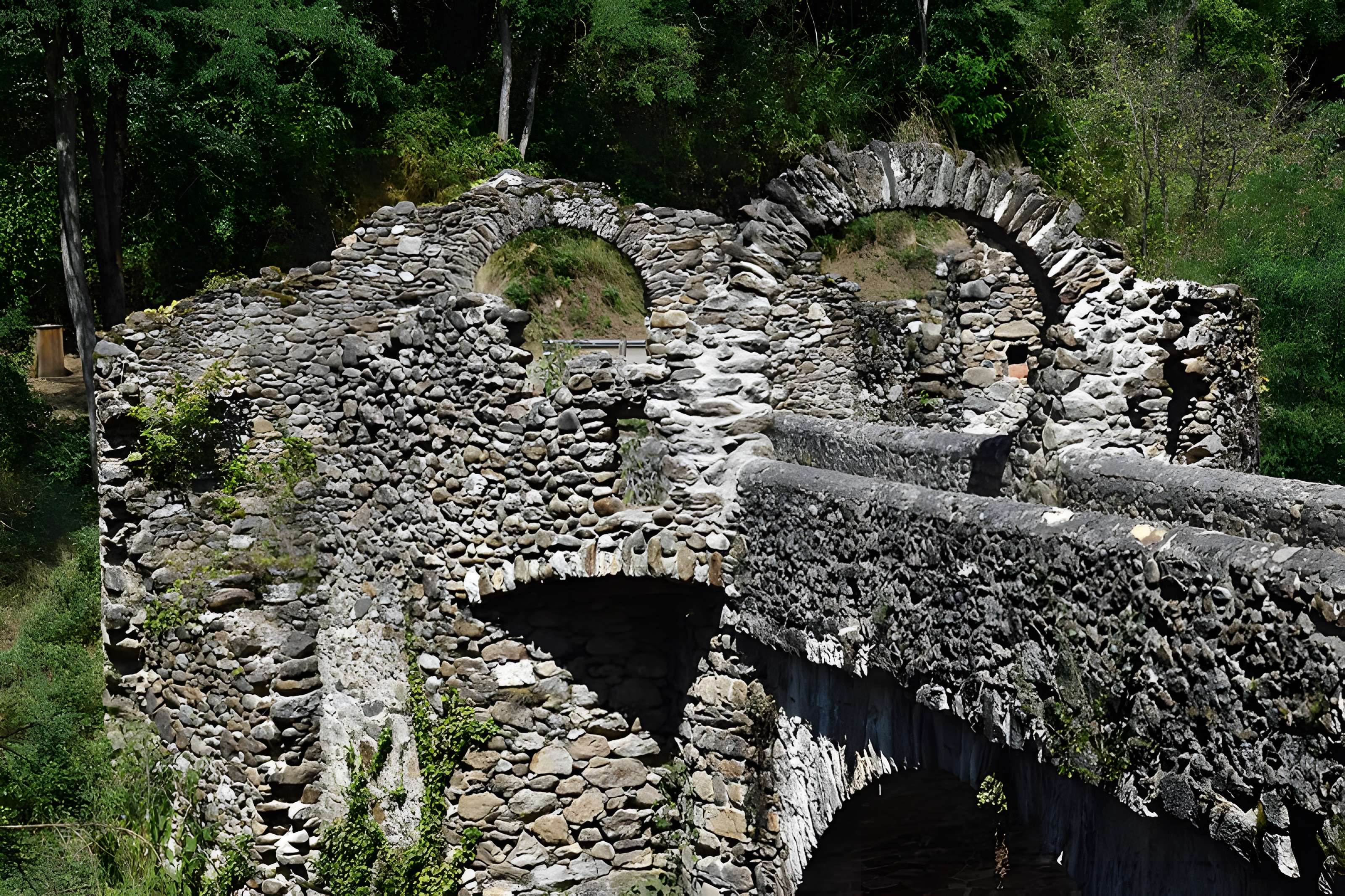 Pont du Diable sur l'Ariège, près de Mercus-Carrabet