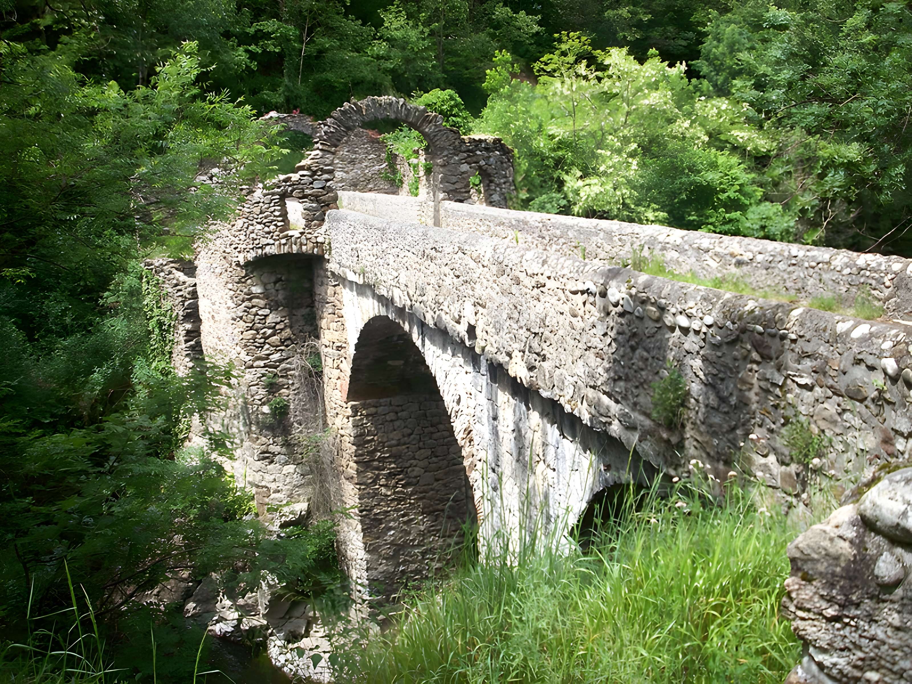 Pont du Diable sur l'Ariège, près de Mercus-Carrabet