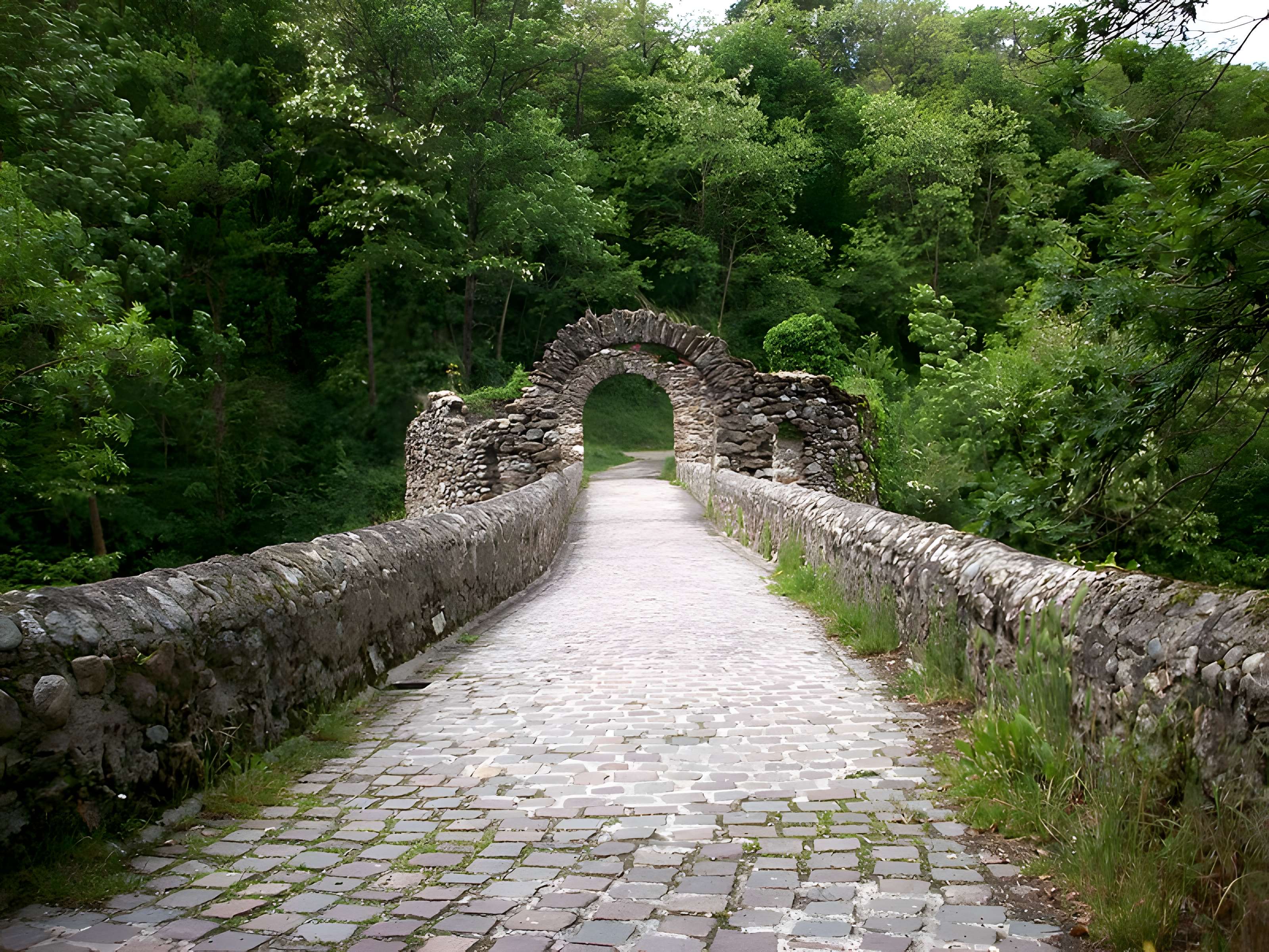 Pont du Diable sur l'Ariège, près de Mercus-Carrabet