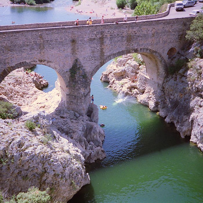 Photo de Pont sur lHérault, dit Pont du Diable également sur commune de Saint-Jean-de-Fos