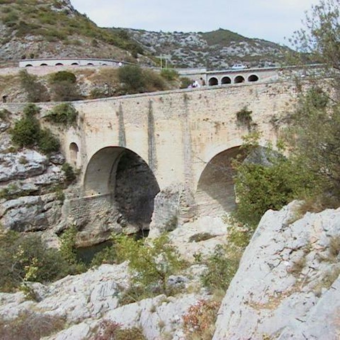 Photo de Pont sur lHérault, dit Pont du Diable également sur commune de Saint-Jean-de-Fos