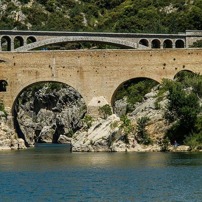Photo de Pont sur lHérault, dit Pont du Diable également sur commune de Saint-Jean-de-Fos