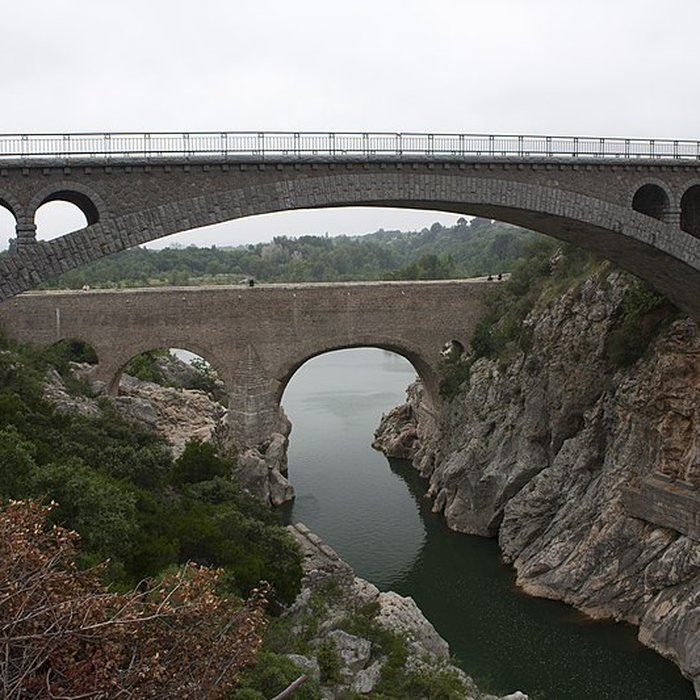 Photo de Pont sur lHérault, dit Pont du Diable également sur commune de Saint-Jean-de-Fos